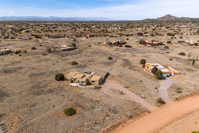 6 Esquina Road, Santa Fe, NM 87508