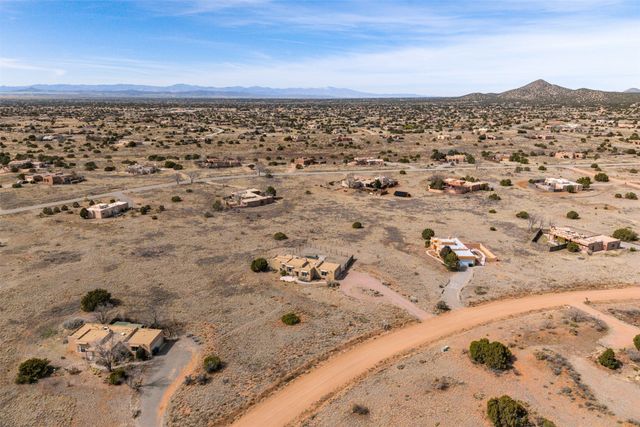 6 Esquina Road, Santa Fe, NM 87508
