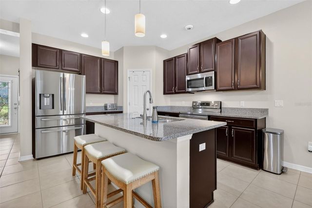 3262 PLUMLEE COURT, Grand Island, FL 32735