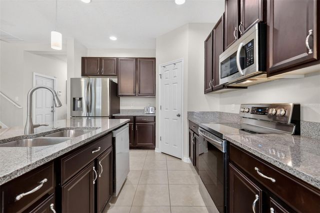 3262 PLUMLEE COURT, Grand Island, FL 32735