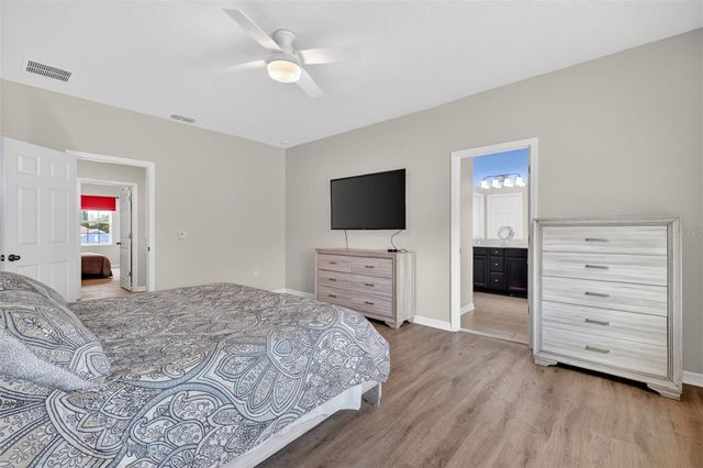 3262 PLUMLEE COURT, Grand Island, FL 32735