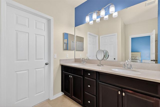3262 PLUMLEE COURT, Grand Island, FL 32735