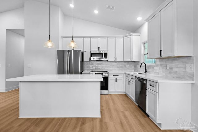 206 W Winthrop Ave, Pensacola, FL 32507