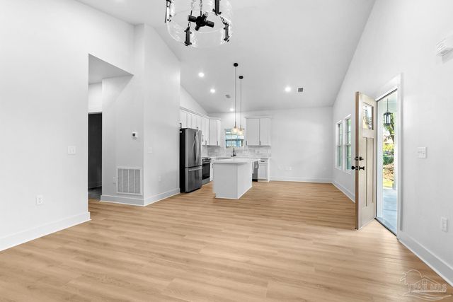 206 W Winthrop Ave, Pensacola, FL 32507