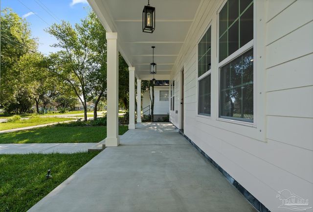 206 W Winthrop Ave, Pensacola, FL 32507