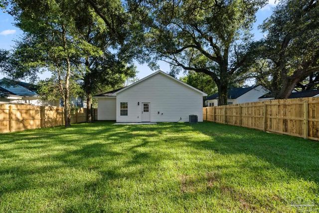 206 W Winthrop Ave, Pensacola, FL 32507