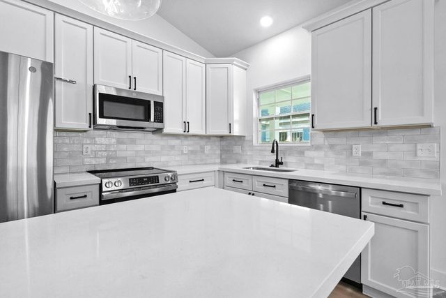 206 W Winthrop Ave, Pensacola, FL 32507