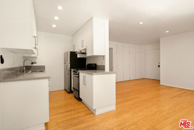 2311 4TH Street 114, Santa Monica, CA 90405