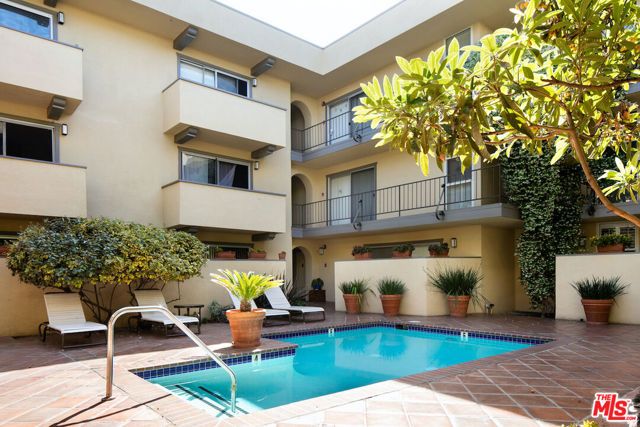 2311 4TH Street 114, Santa Monica, CA 90405