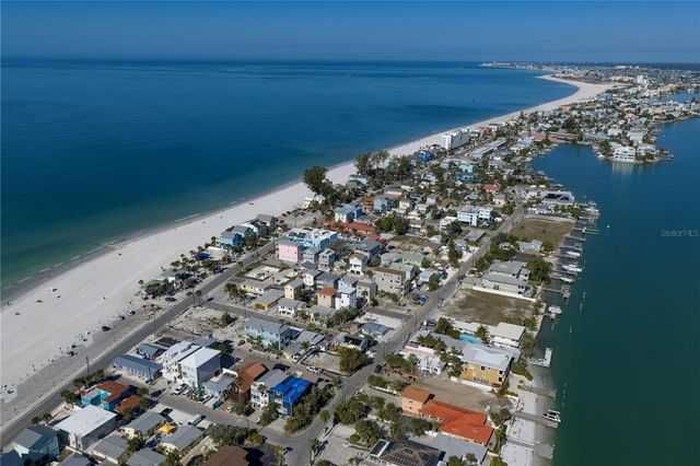 8640 W GULF BOULEVARD, Treasure Island, FL 33706