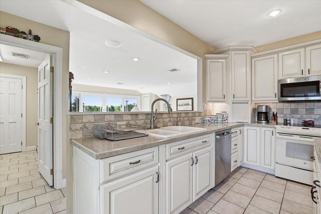 6423 BLUEBERRY LN, Pipersville, PA 18947
