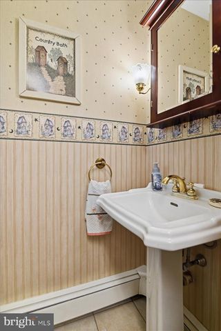 6423 BLUEBERRY LN, Pipersville, PA 18947