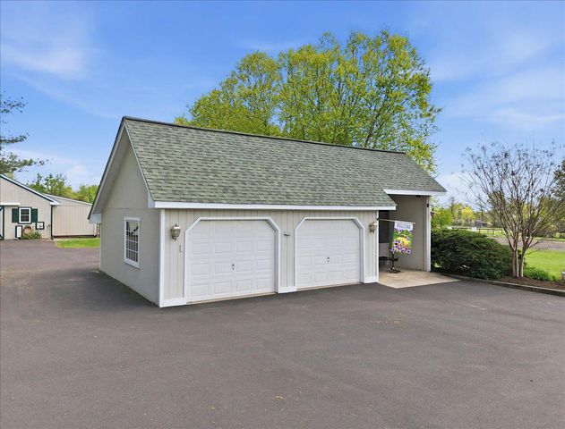 6423 BLUEBERRY LN, Pipersville, PA 18947