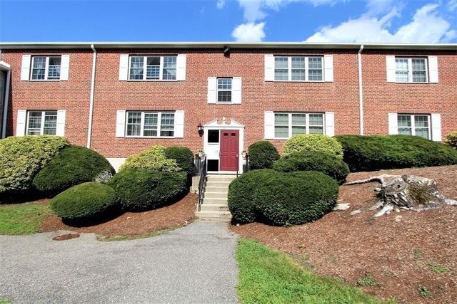 18 Lake Shore Terrace 3, Boston, MA 02135