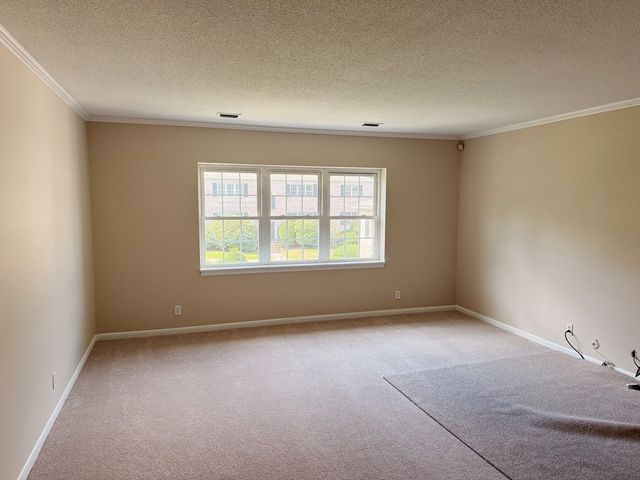 18 Lake Shore Terrace 3, Boston, MA 02135