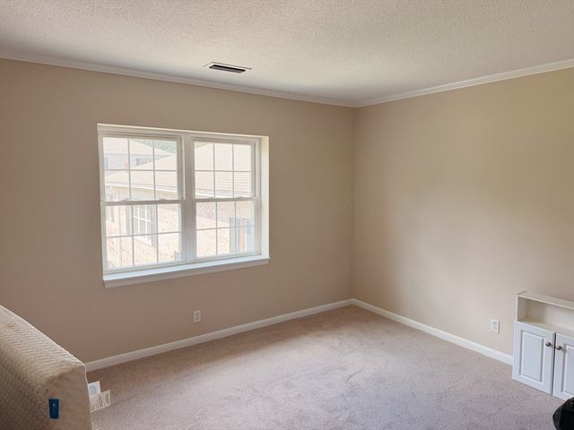 18 Lake Shore Terrace 3, Boston, MA 02135