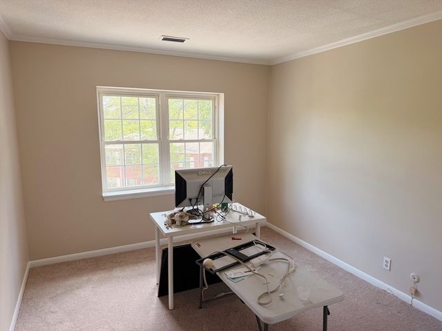 18 Lake Shore Terrace 3, Boston, MA 02135