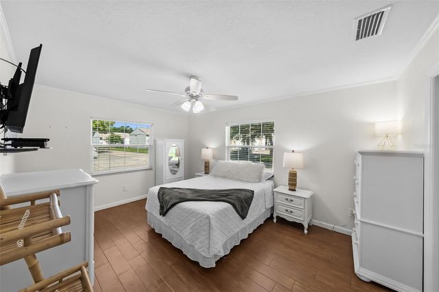 3810 OAK DRIVE N11, Tampa, FL 33611