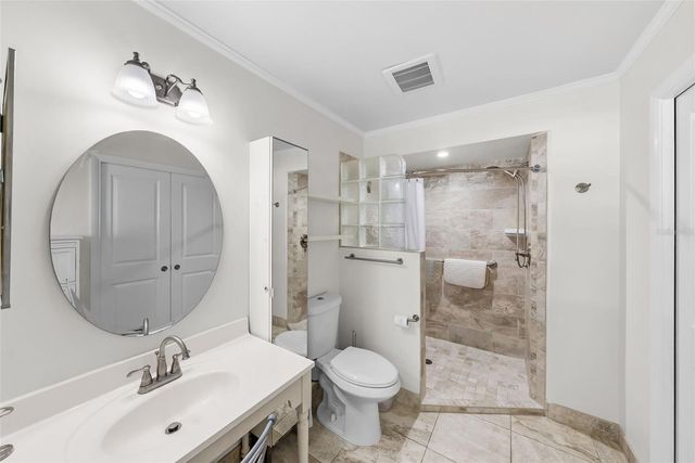 3810 OAK DRIVE N11, Tampa, FL 33611