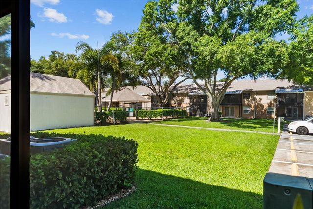 3810 OAK DRIVE N11, Tampa, FL 33611