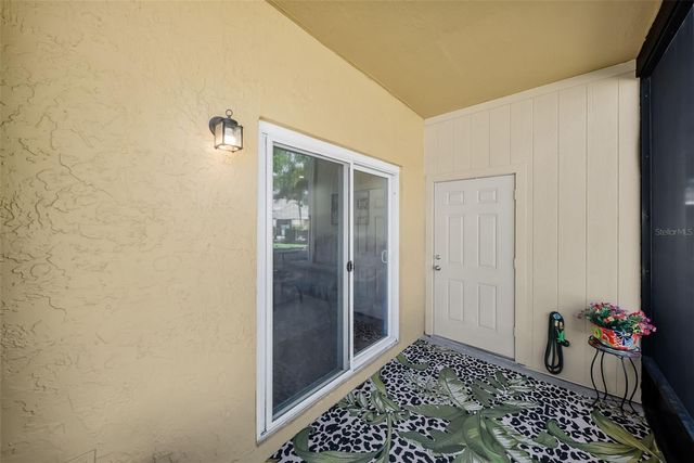 3810 OAK DRIVE N11, Tampa, FL 33611