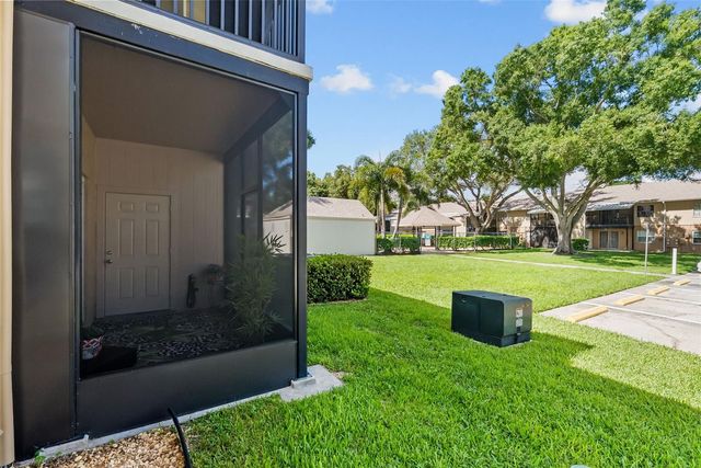 3810 OAK DRIVE N11, Tampa, FL 33611
