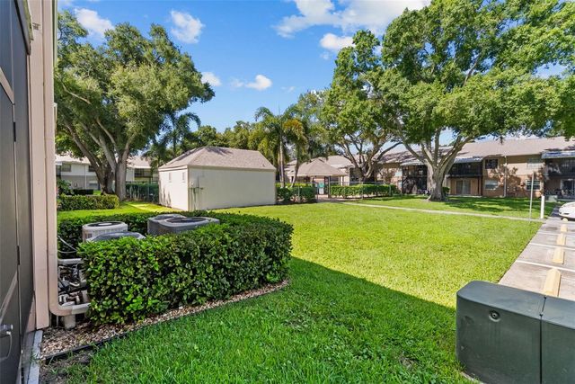 3810 OAK DRIVE N11, Tampa, FL 33611