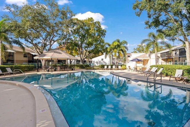 3810 OAK DRIVE N11, Tampa, FL 33611