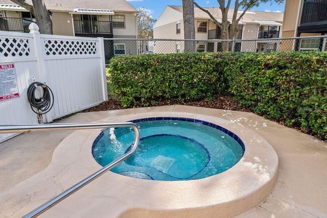 3810 OAK DRIVE N11, Tampa, FL 33611