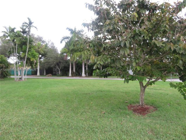 5801 SW 28 Street, Miami, FL 33155