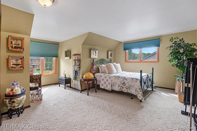 4590 Pine Village Drive, West Bloomfield, MI 48323