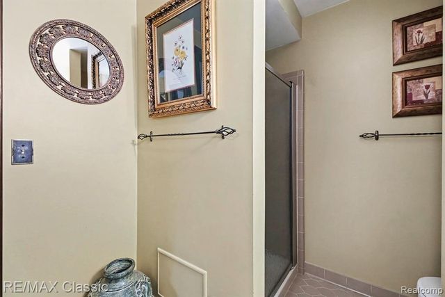 4590 Pine Village Drive, West Bloomfield, MI 48323
