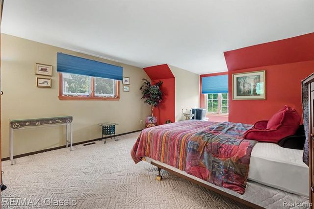 4590 Pine Village Drive, West Bloomfield, MI 48323