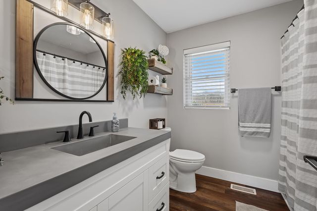 2892 E 800 N, Lake Village, IN 46349