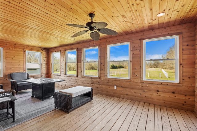 2892 E 800 N, Lake Village, IN 46349