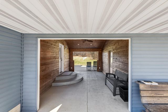 2892 E 800 N, Lake Village, IN 46349