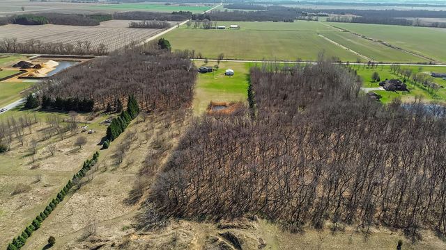 2892 E 800 N, Lake Village, IN 46349