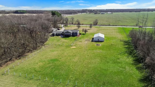 2892 E 800 N, Lake Village, IN 46349