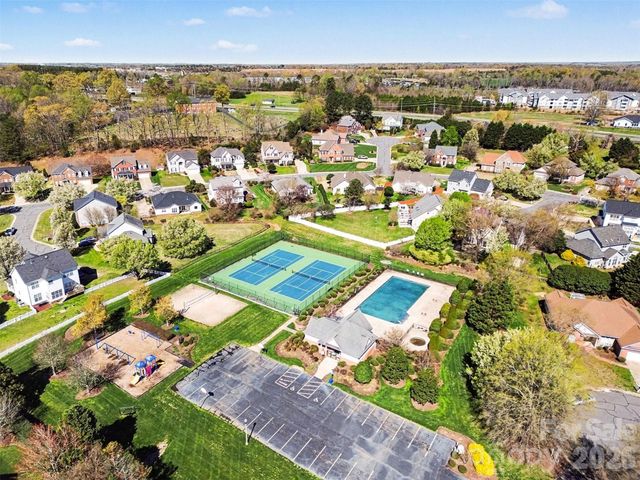 586 Gatsby Place NW 84, Concord, NC 28027