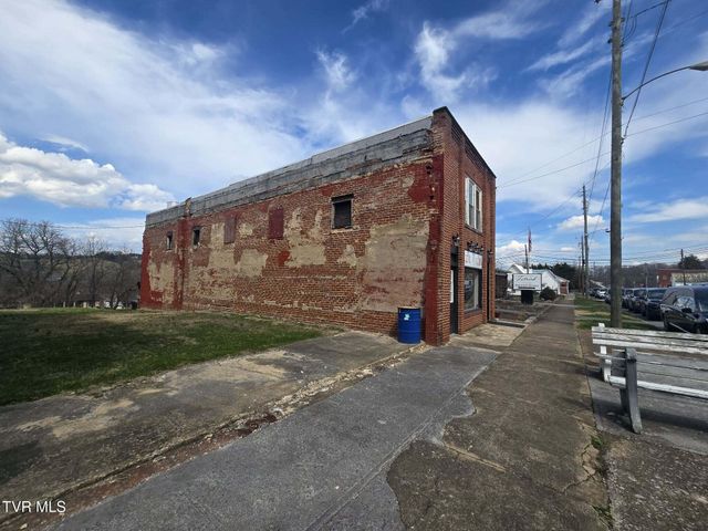 239 Main Street, Bluff City, TN 37618