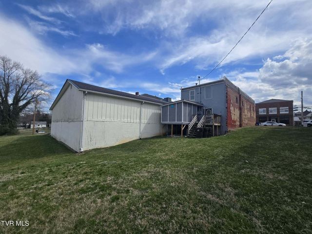 239 Main Street, Bluff City, TN 37618