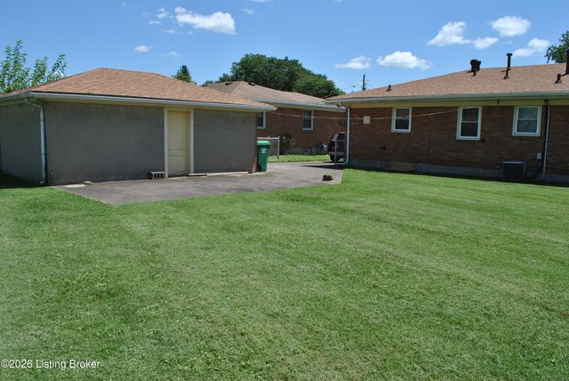 2227 Mary Catherine Dr, Louisville, KY 40216