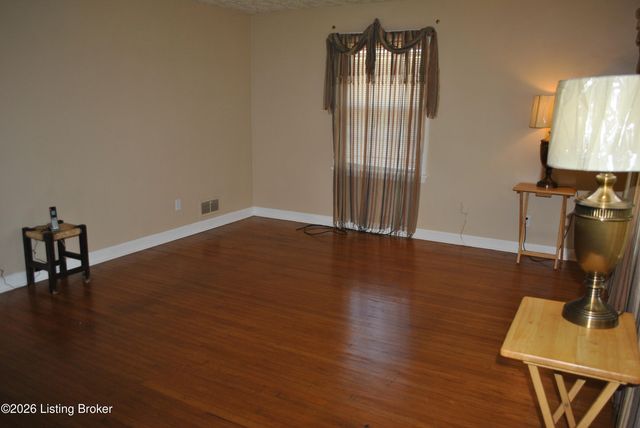 2227 Mary Catherine Dr, Louisville, KY 40216