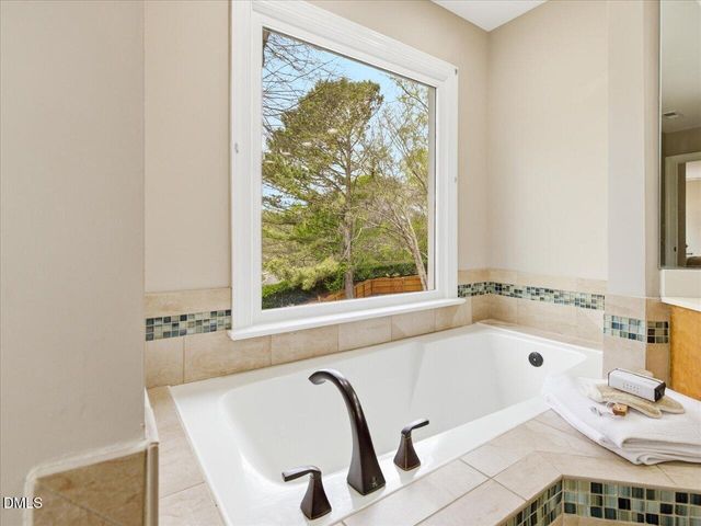 107 Glenrose Lane, Cary, NC 27518