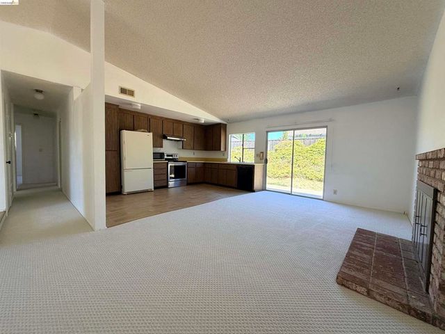 119 Clear Creek Ct, Martinez, CA 94553