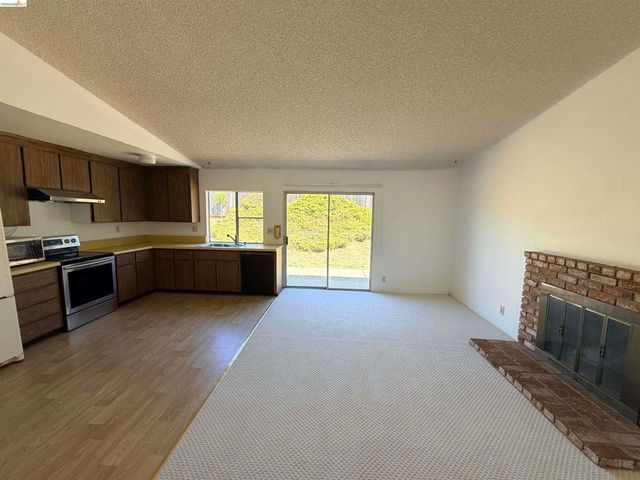119 Clear Creek Ct, Martinez, CA 94553
