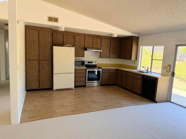 119 Clear Creek Ct, Martinez, CA 94553