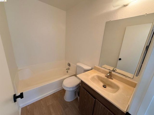 119 Clear Creek Ct, Martinez, CA 94553
