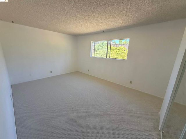 119 Clear Creek Ct, Martinez, CA 94553