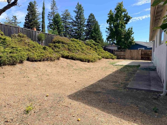 119 Clear Creek Ct, Martinez, CA 94553